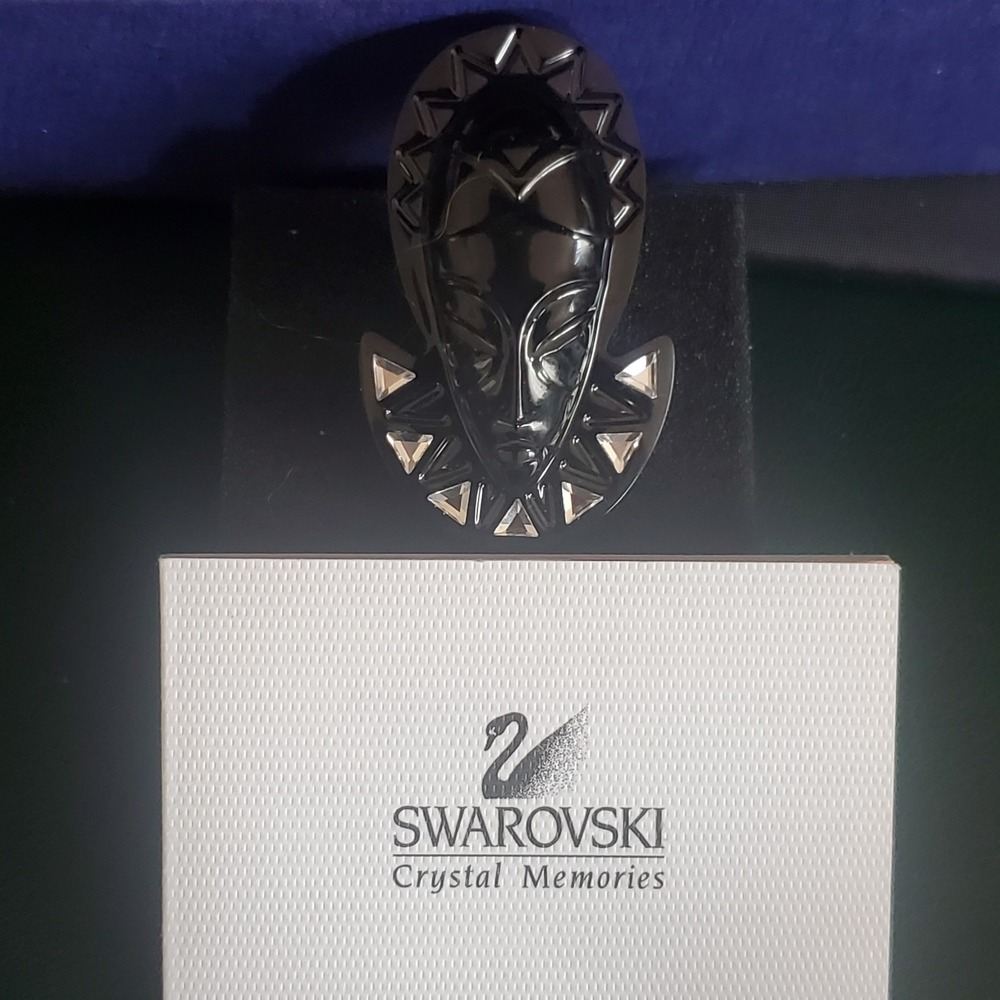 Swarovski Crystal Society Elegance of Africa Mask Tack Pin 2022 Swan‎ Signed NIB